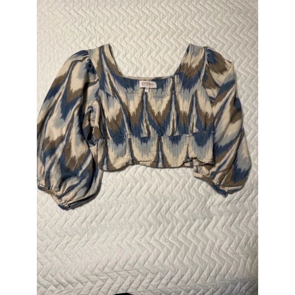 Shyanne Country Wear Cropped top with Bubble half Length Sleeves